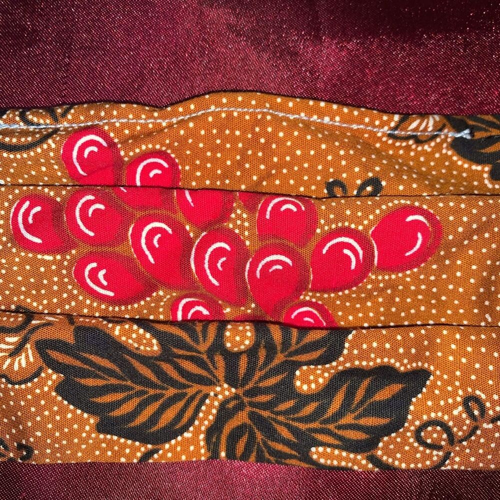 Handmade Berries fabric Face mask - Picture 3 of 3